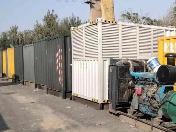 南岗200KW柴油发电机机组每小时油耗是多少？